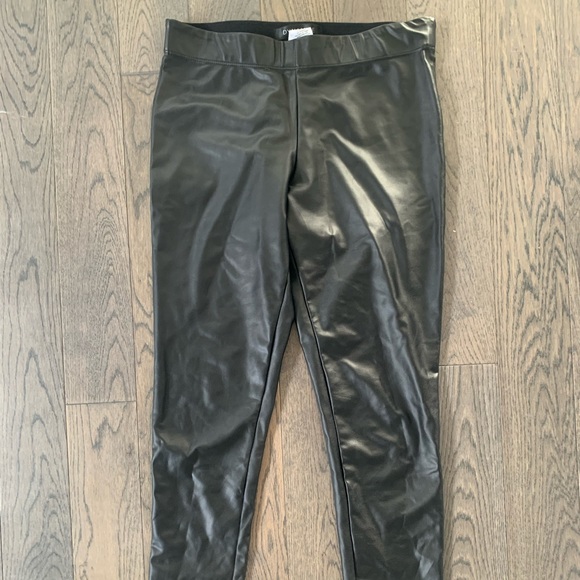 Faux Leather Leggings - Picture 1 of 2